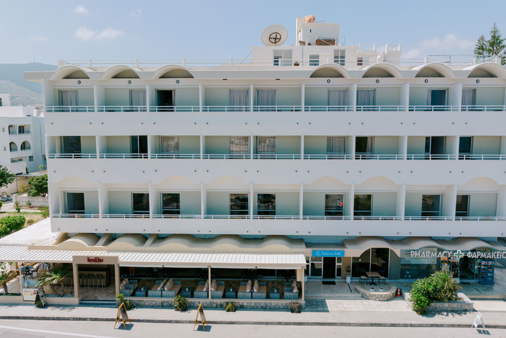 Zephyros Hotel