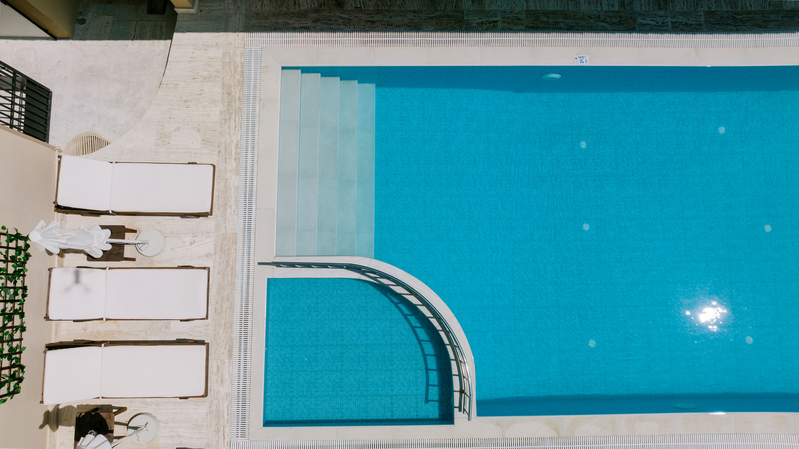 Zephyros Hotel