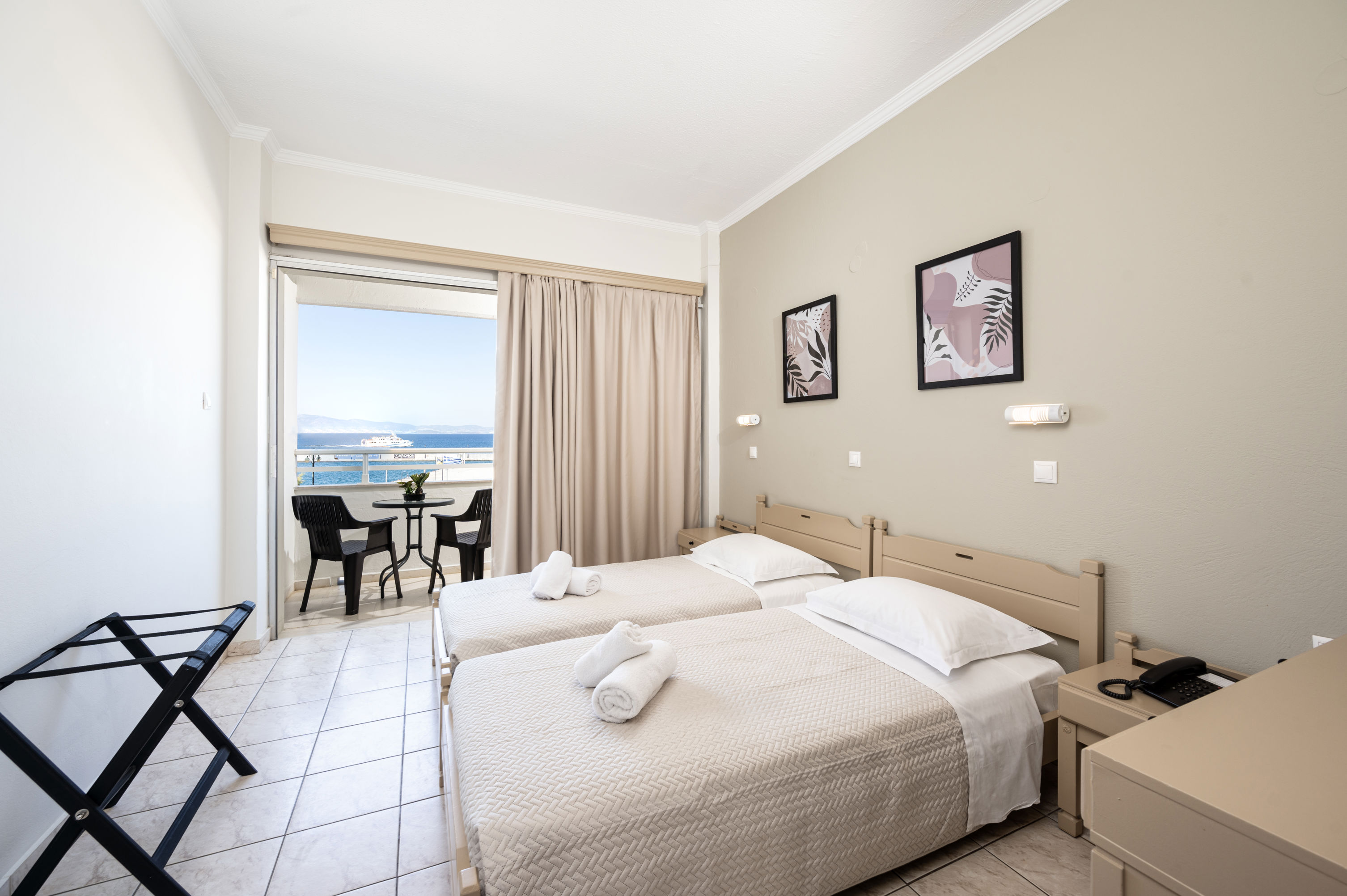 Zephyros Hotel