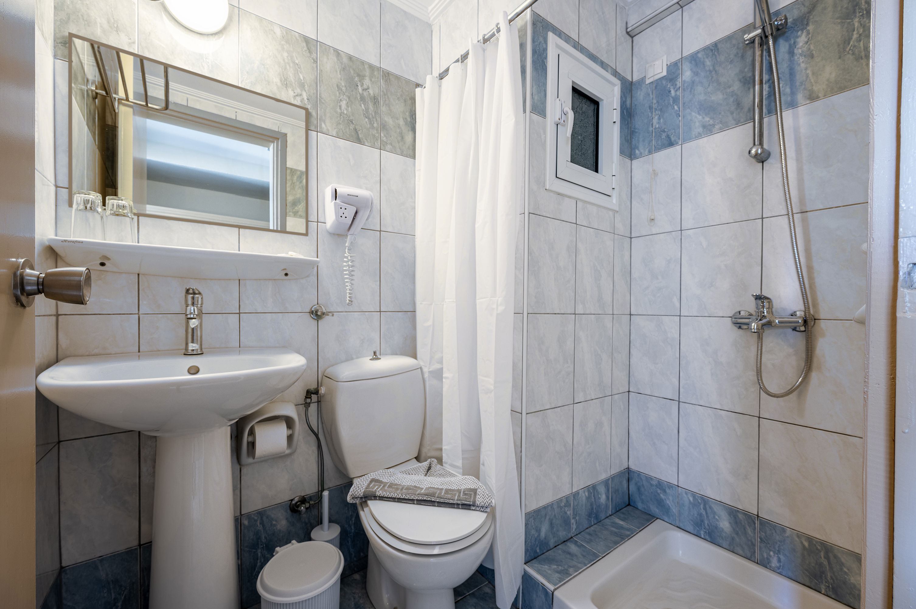 Zephyros Hotel