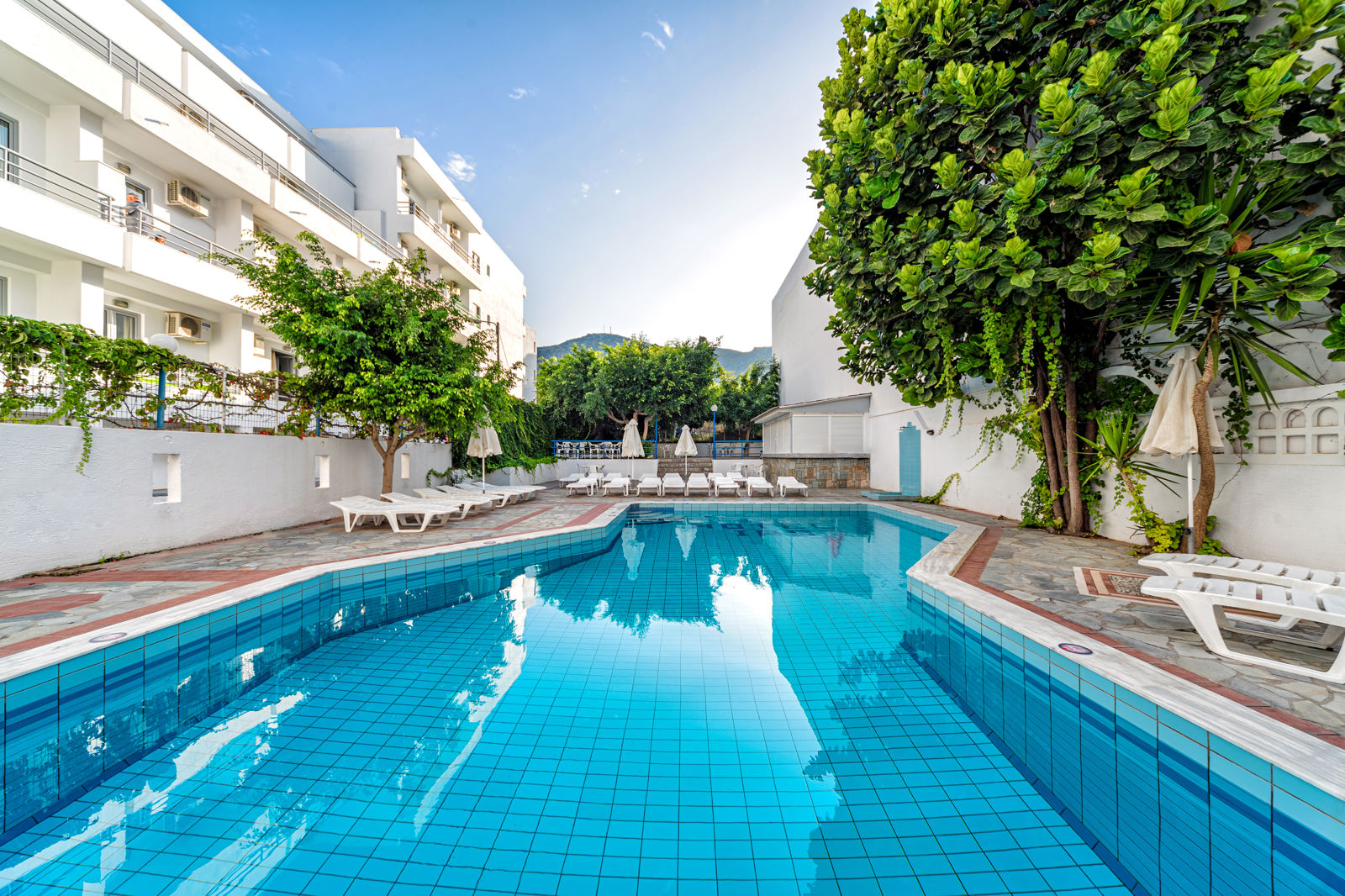 Iro Hotel – Adults Friendly