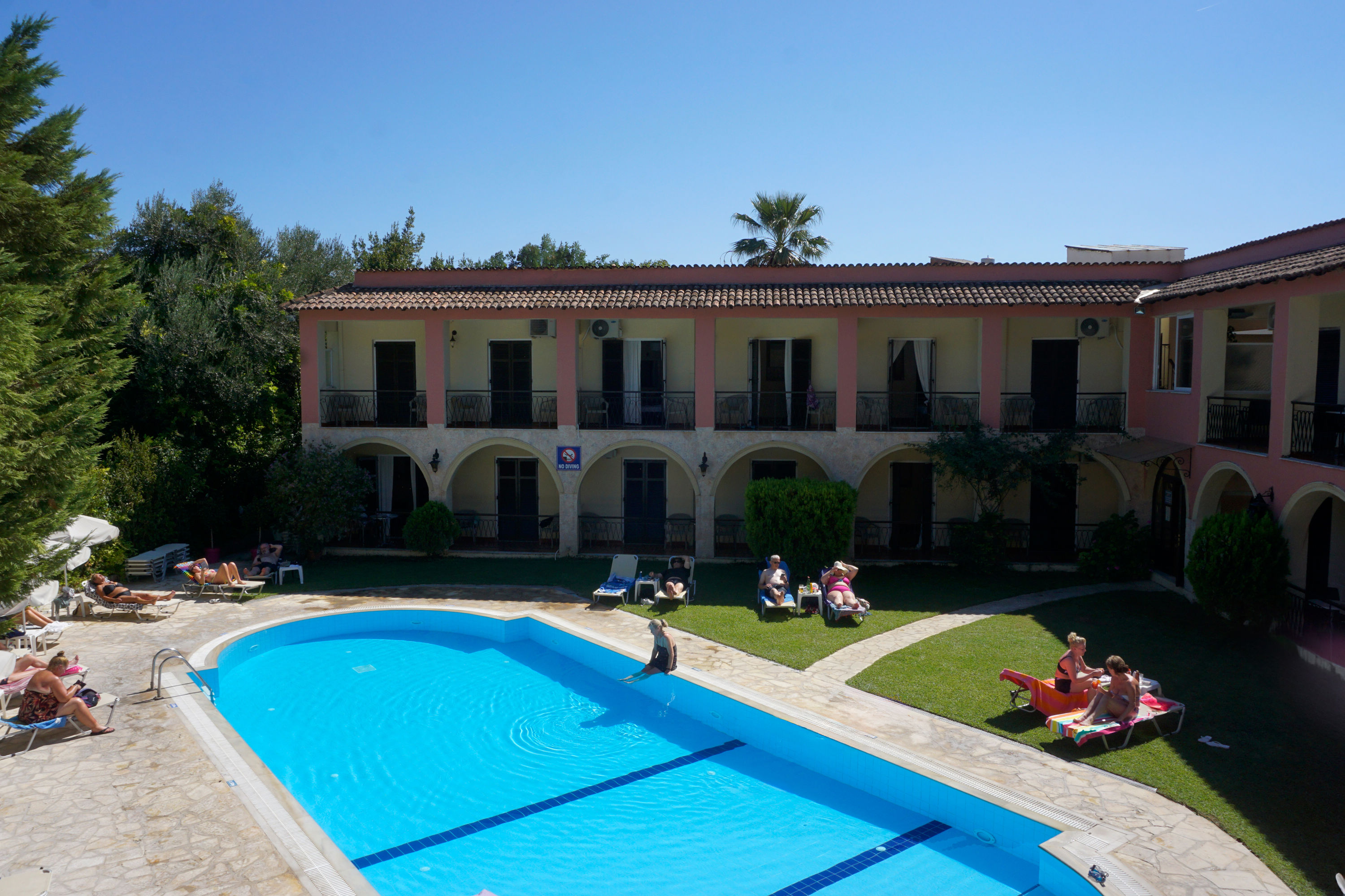 Annaliza Aparthotel