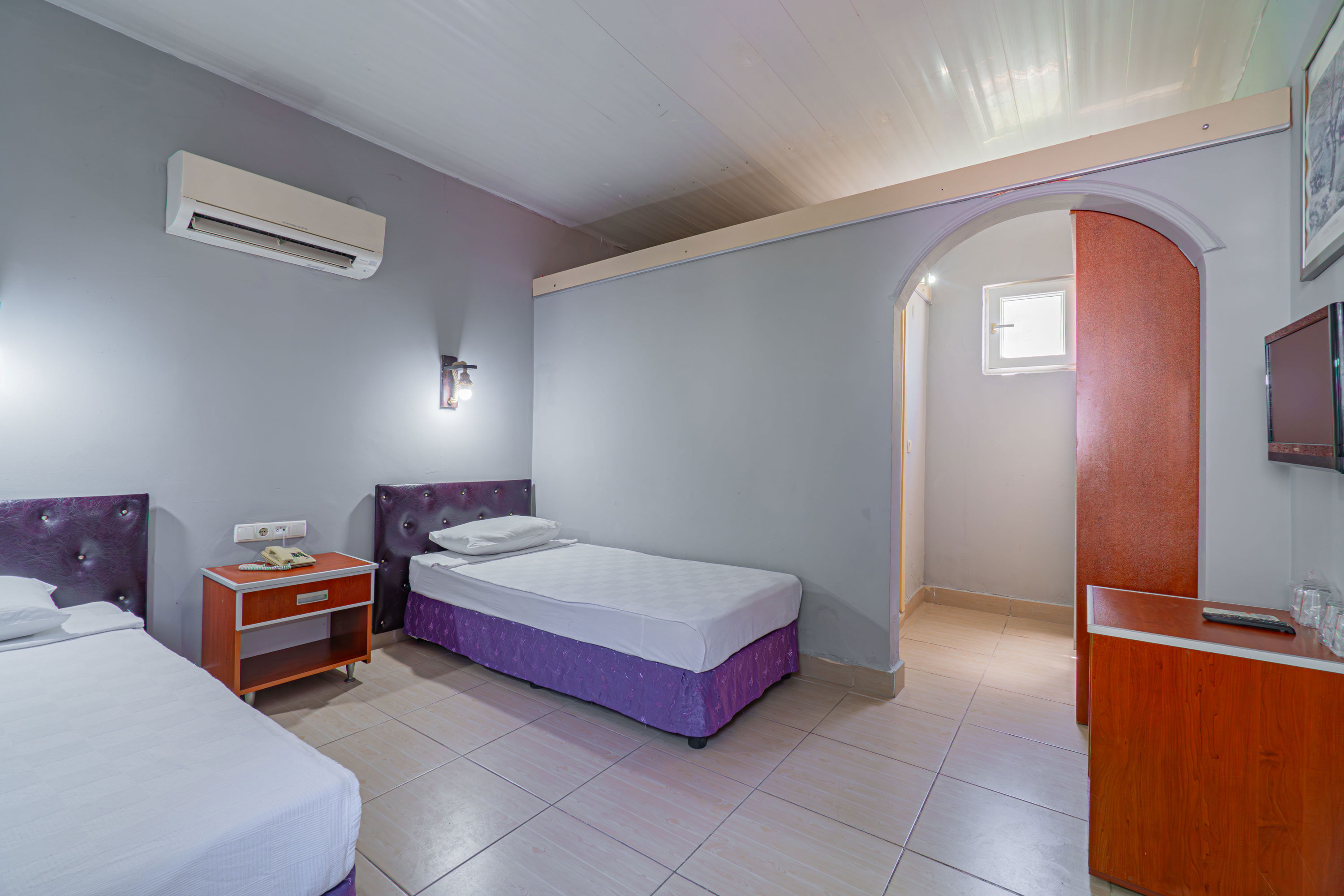 Sayanora Hotel