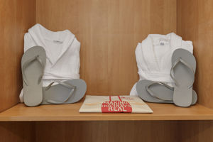 Woonvoorbeeld standaardkamer met of zonder zwembadzicht