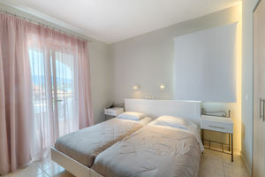 Louvre Hotel