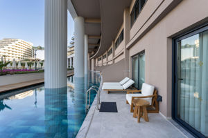 Miracle Resort