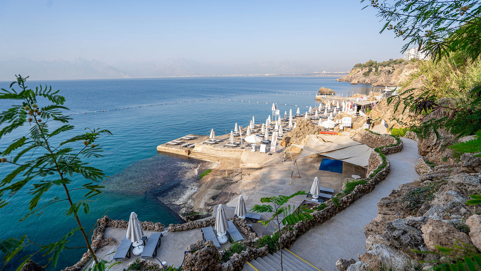 Akra Hotel