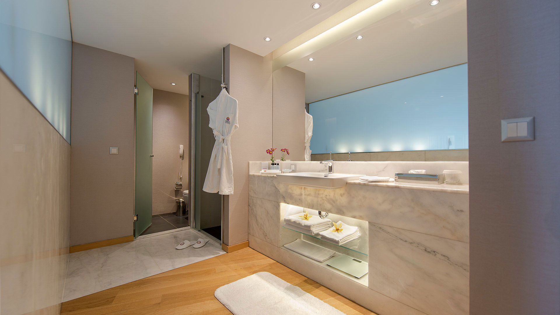 Akra Hotel