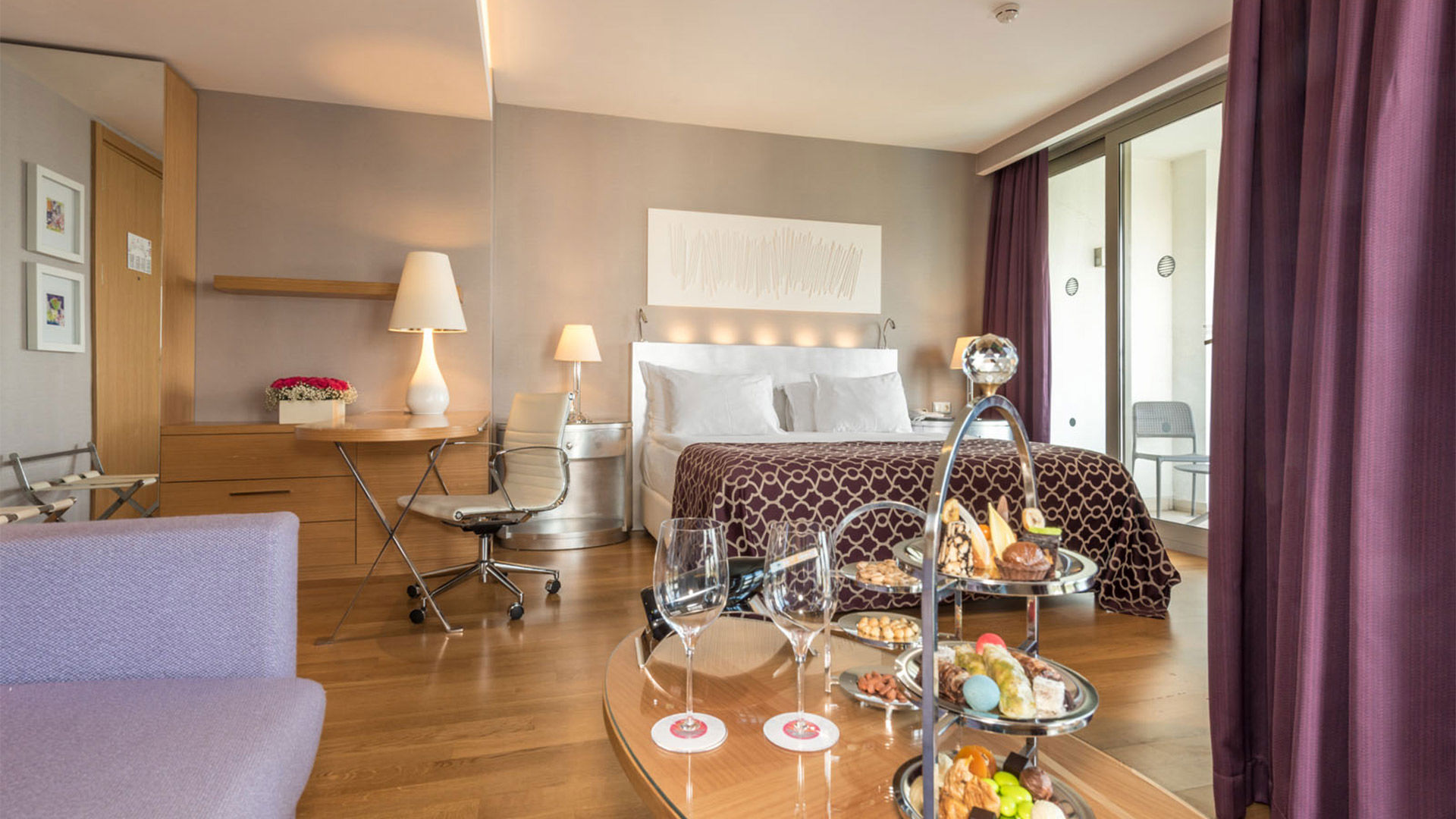Akra Hotel