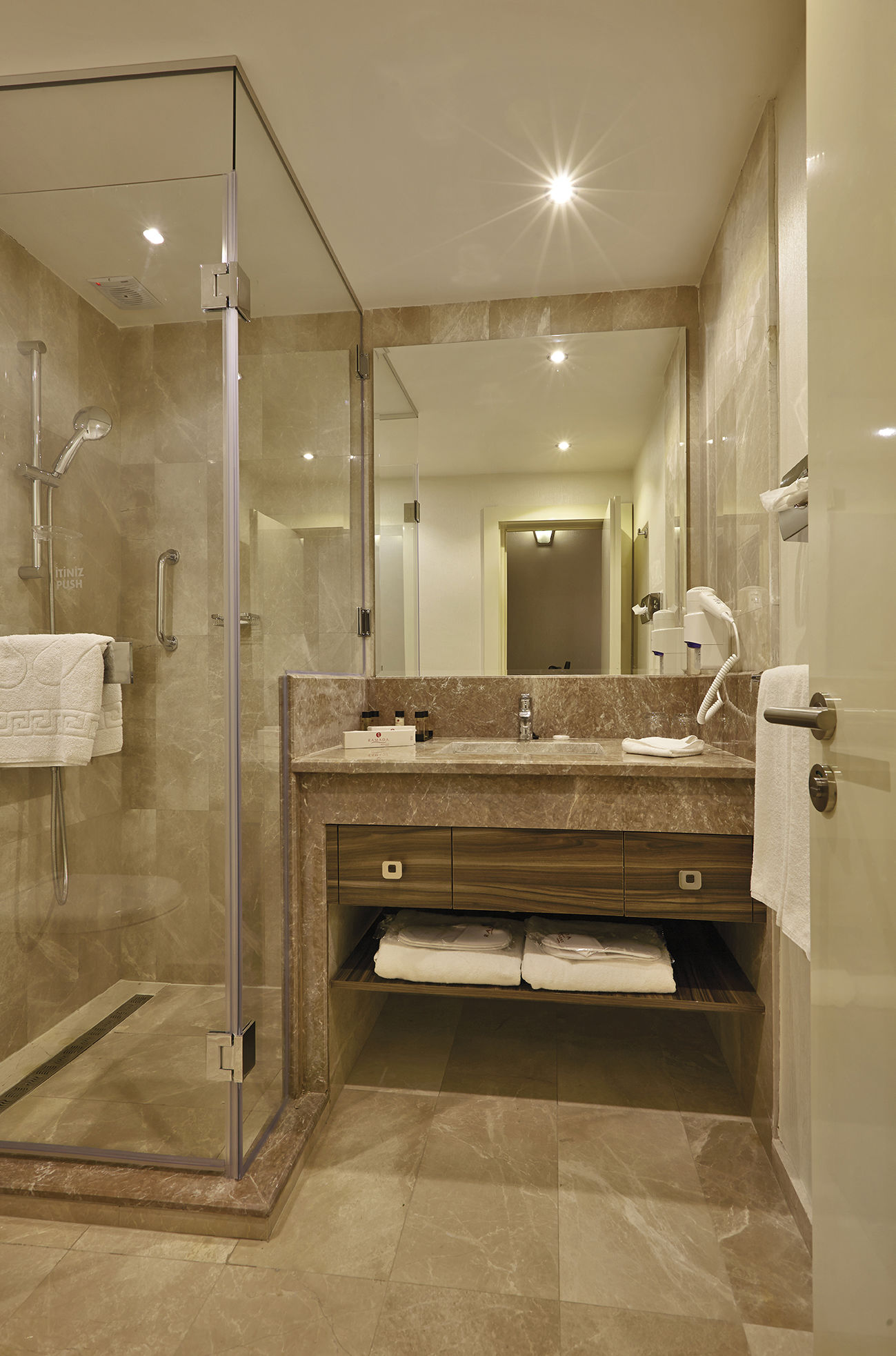 Ramada Resort Akbuk