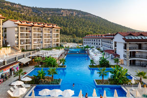 Ramada Resort Akbuk