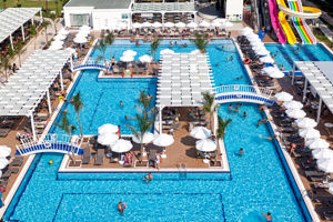 Karmir Resort & Spa