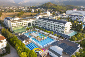 Karmir Resort & Spa