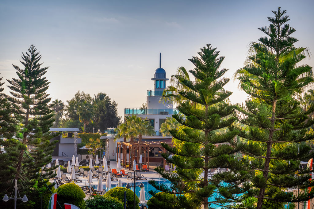 Commodore Elite Suites & Spa