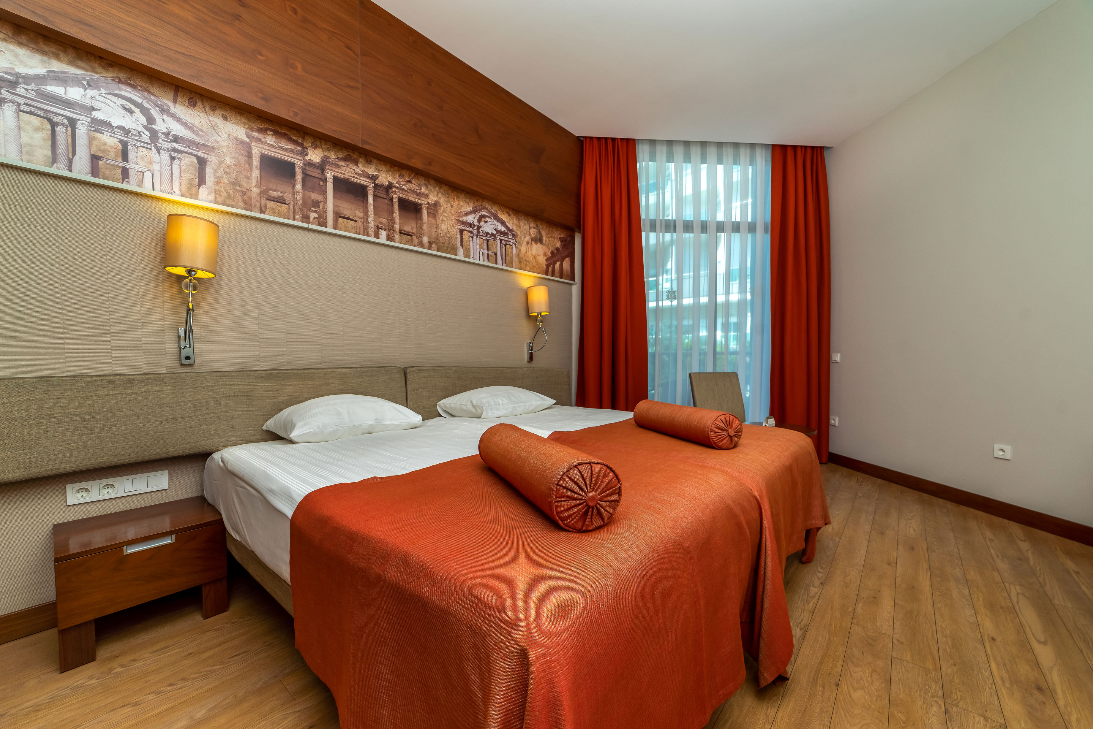 Commodore Elite Suites & Spa