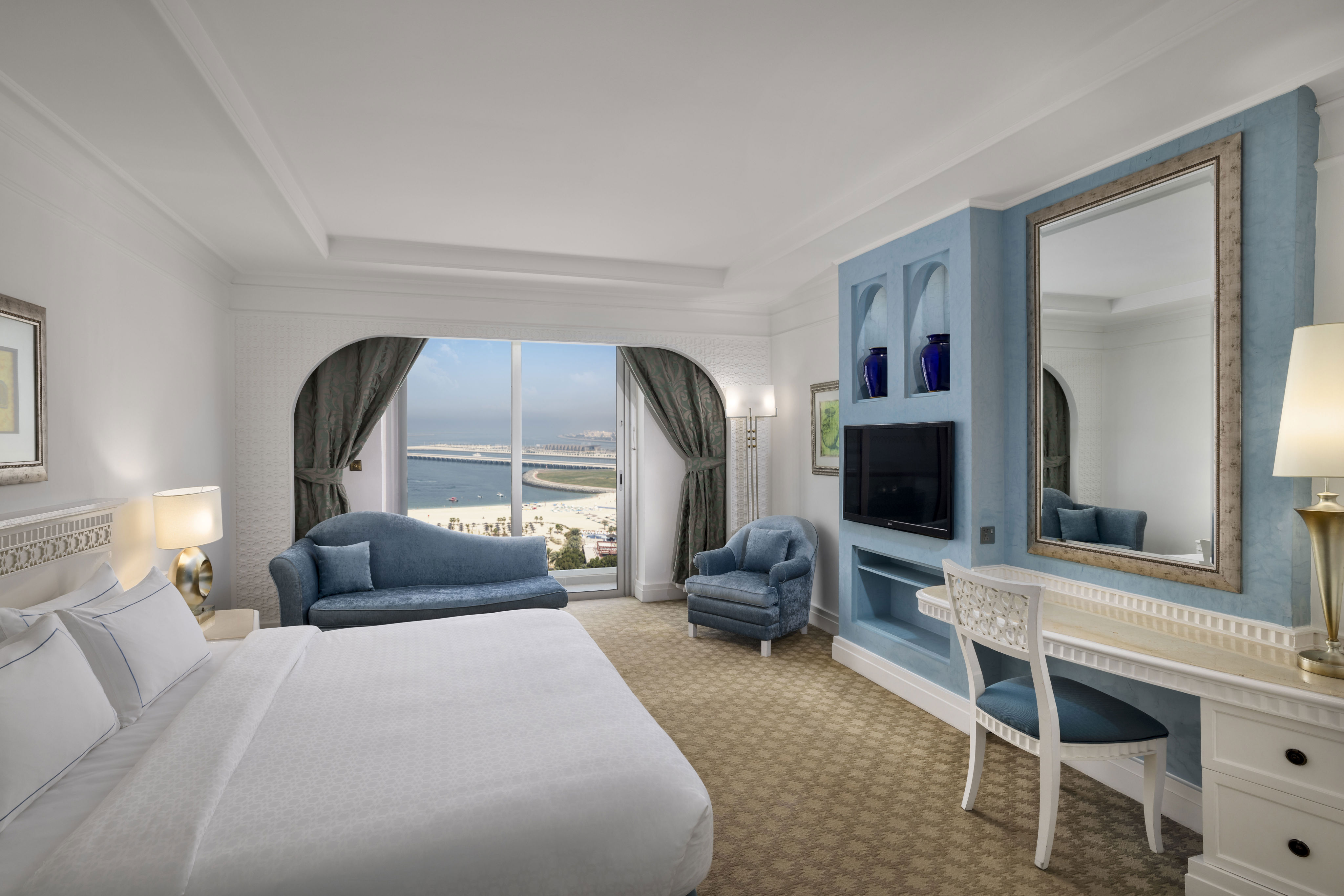 Al Habtoor Grand Resort, Autograph Collection