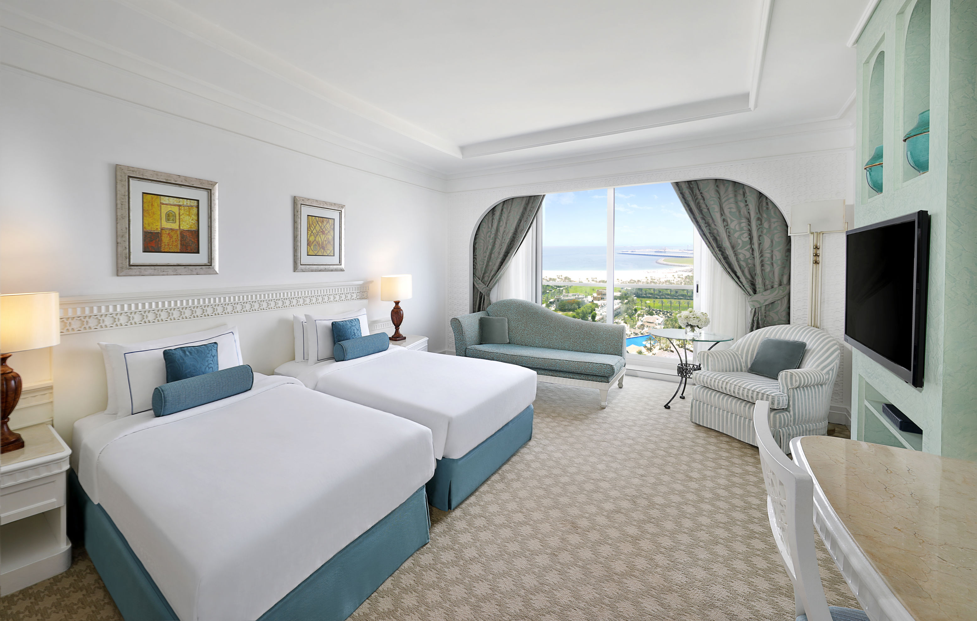 Al Habtoor Grand Resort, Autograph Collection