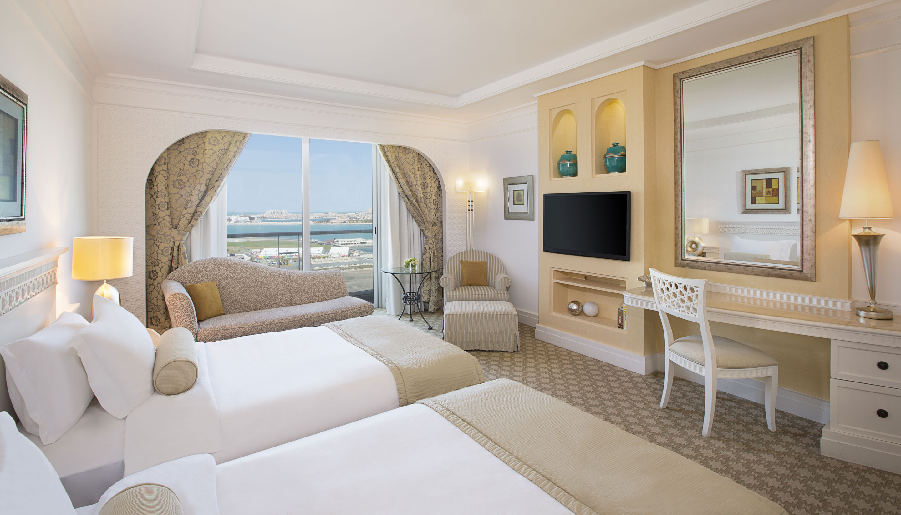 Al Habtoor Grand Resort, Autograph Collection