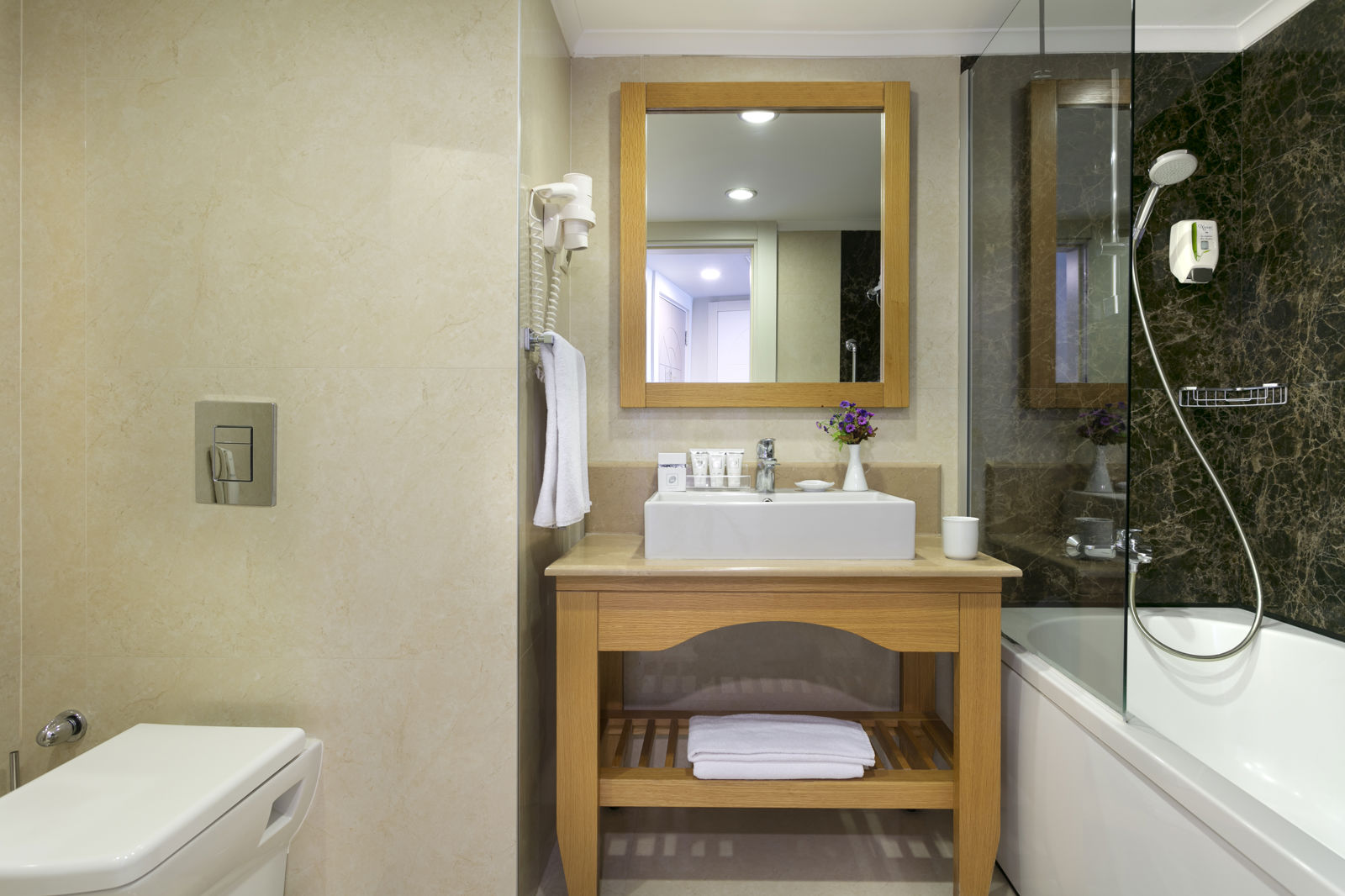 Limak Arcadia slide 4