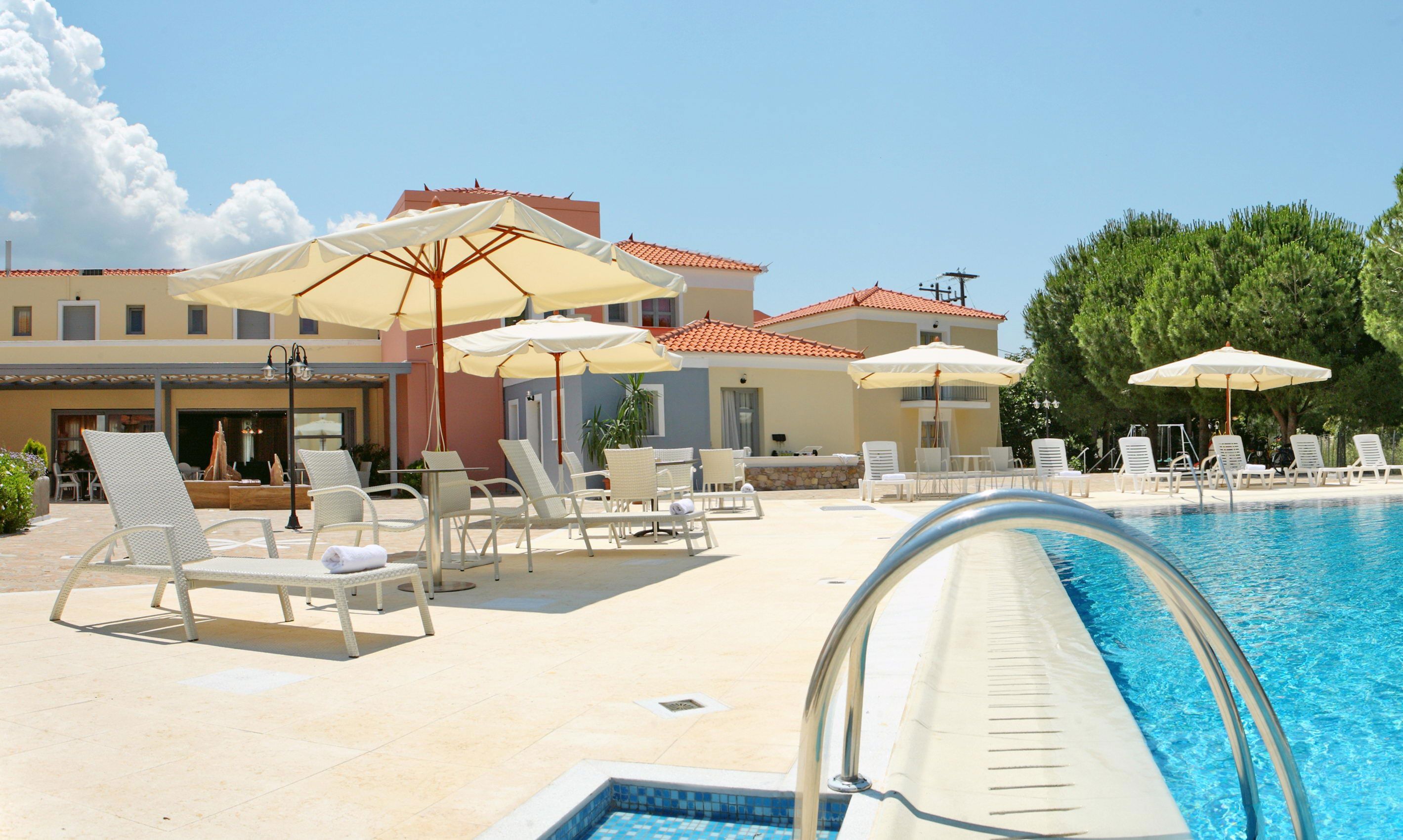 Theofilos Superior Hotel