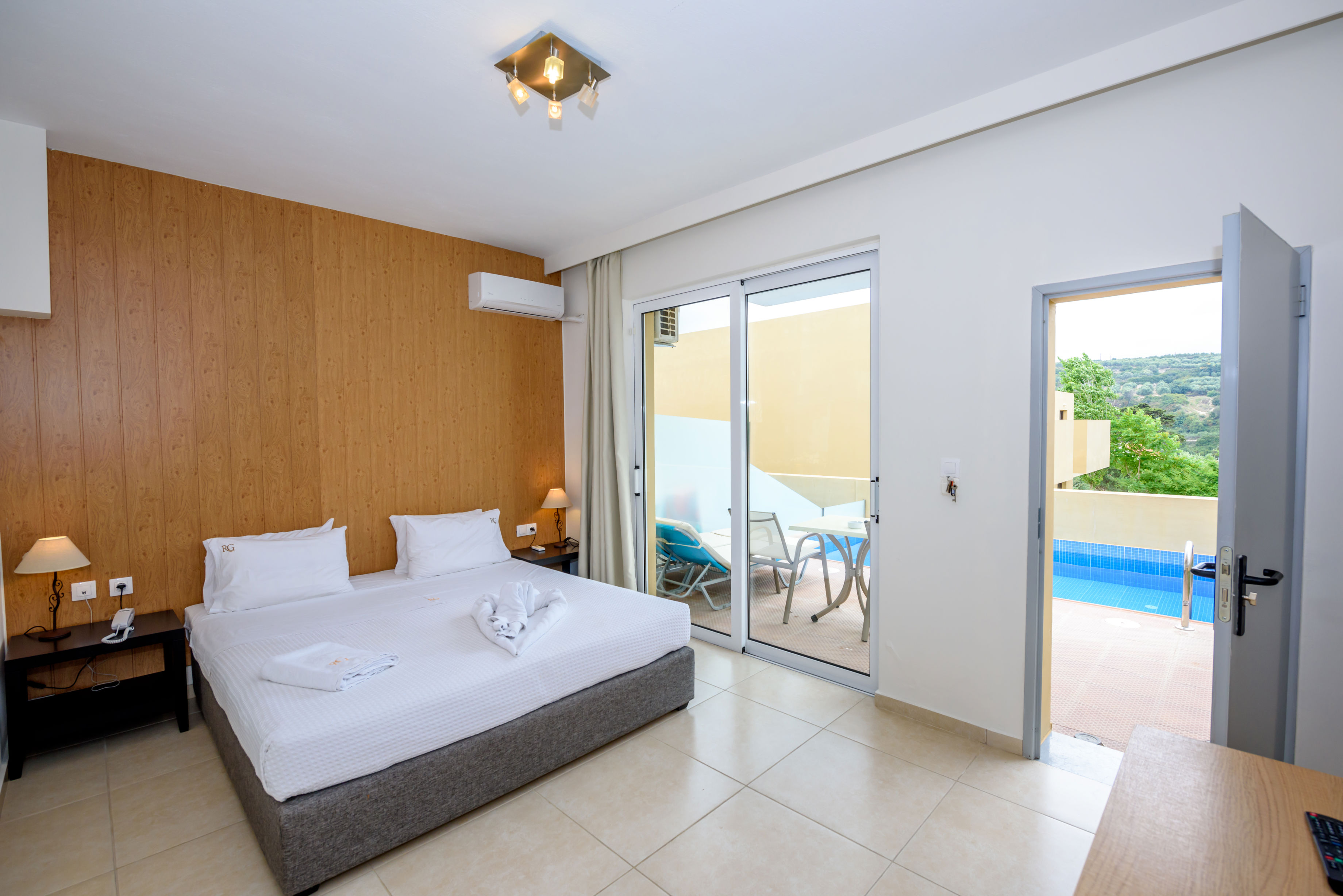 RG Village Crete