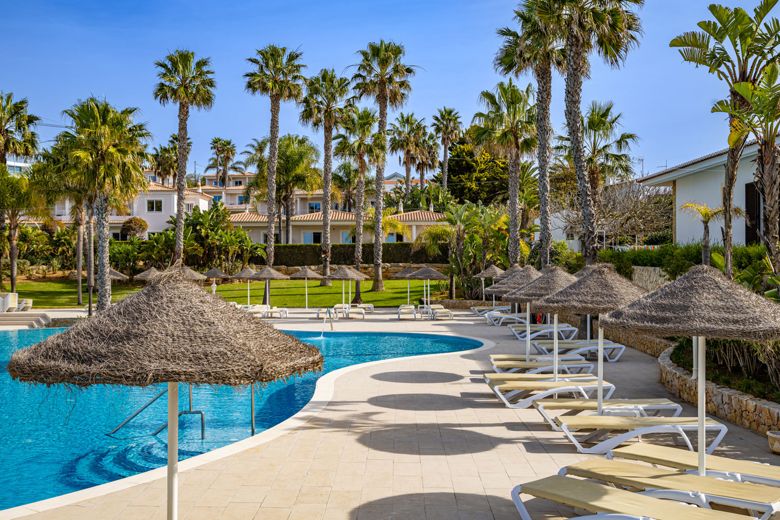 Clube Porto Mos slide 5