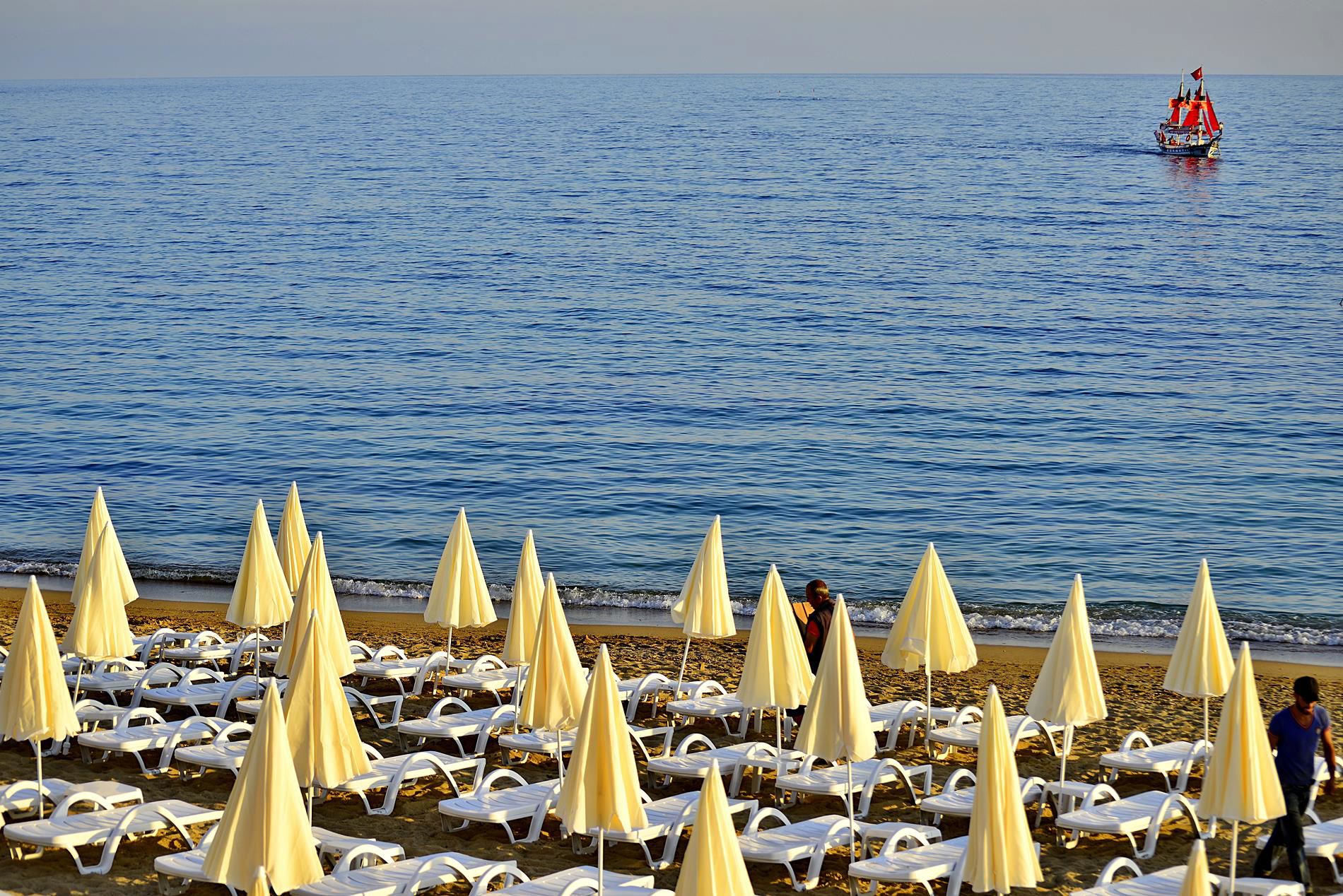 Azura Deluxe Resort & Spa
