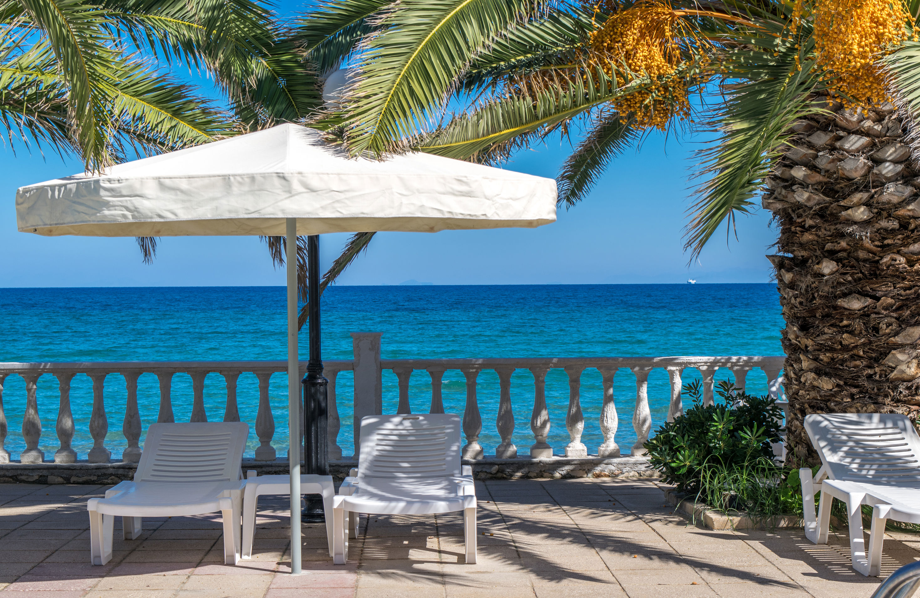 Paradise Hotel