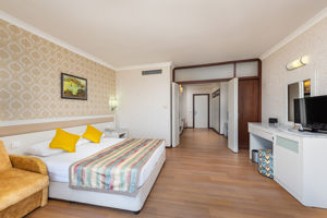 Lyra Resort