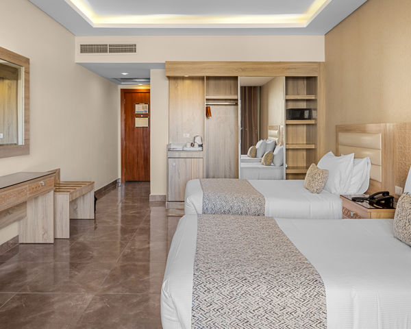 Aqua Blu Resort Hurghada. Reserveer uw vakantie naar Aqua Blu Resort ...
