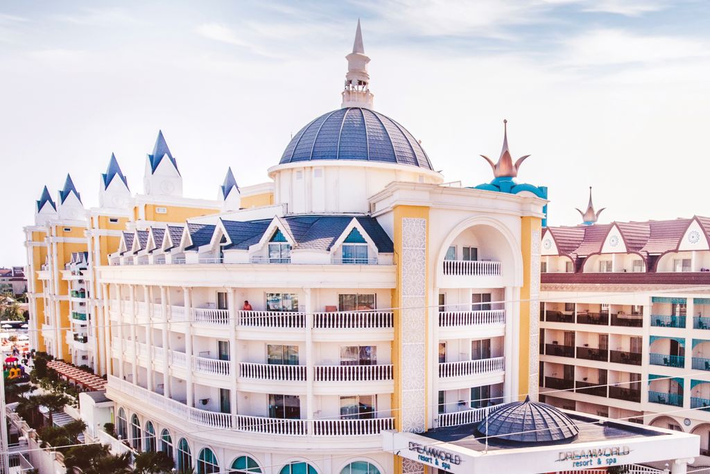 Dream World Resort & Spa