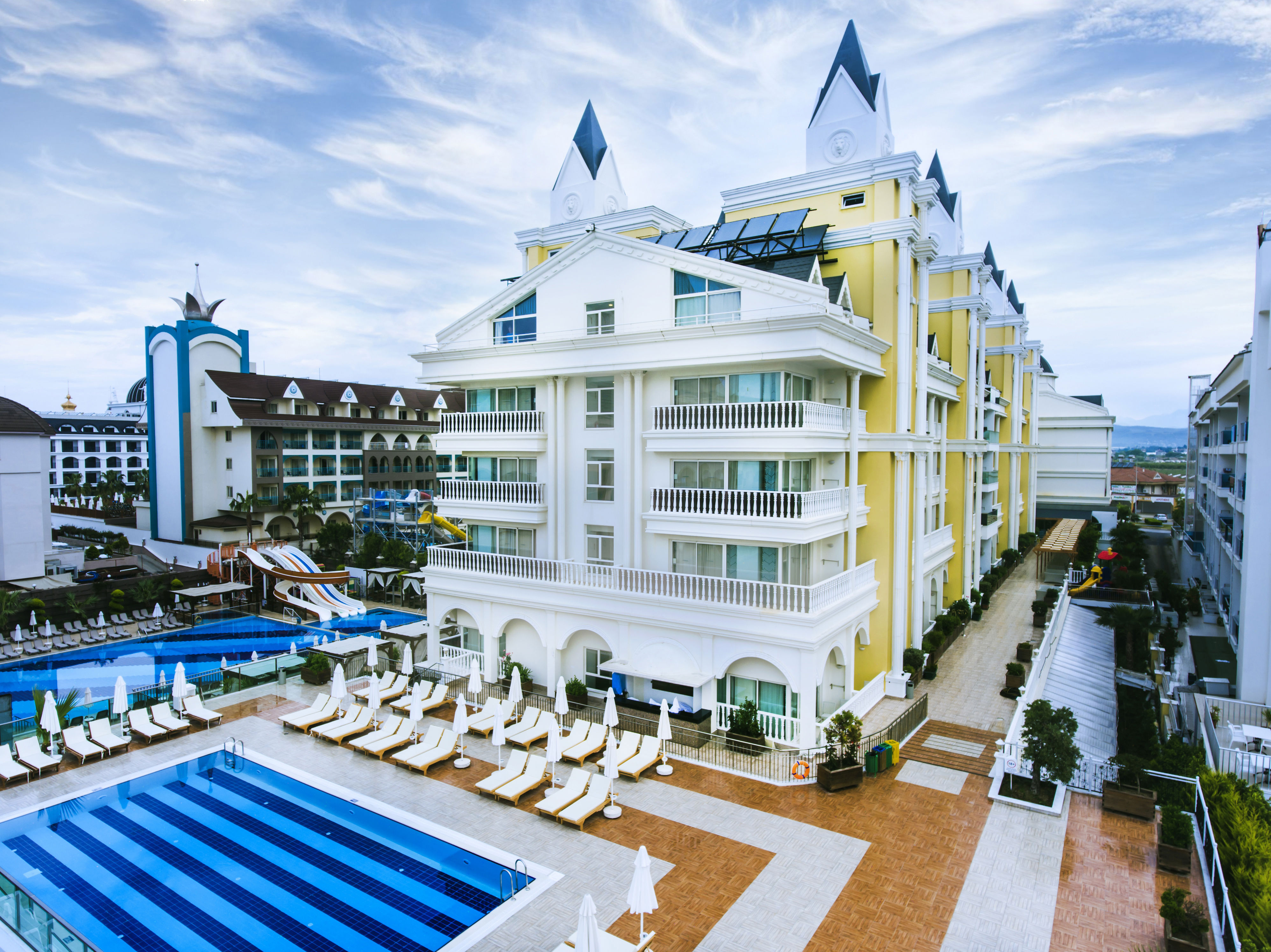 Dream World Resort & Spa
