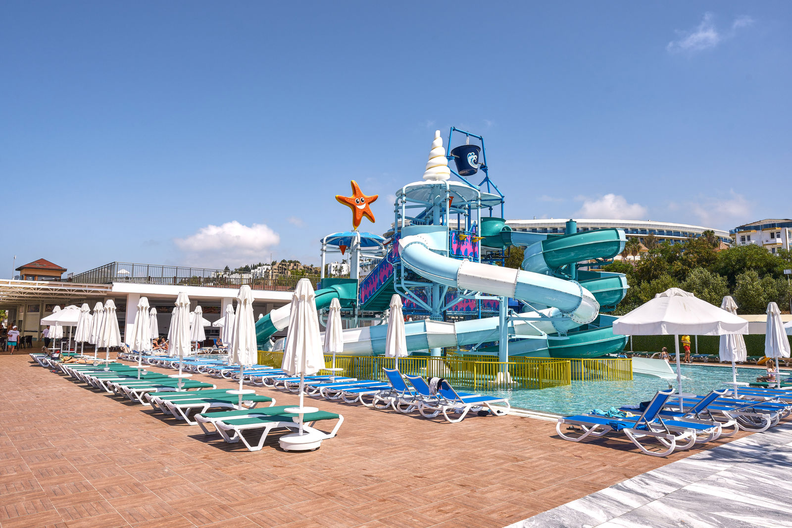 Vikingen Infinity Resort & Spa slide 2