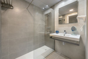 Woonvoorbeeld superiorkamer met zeezicht