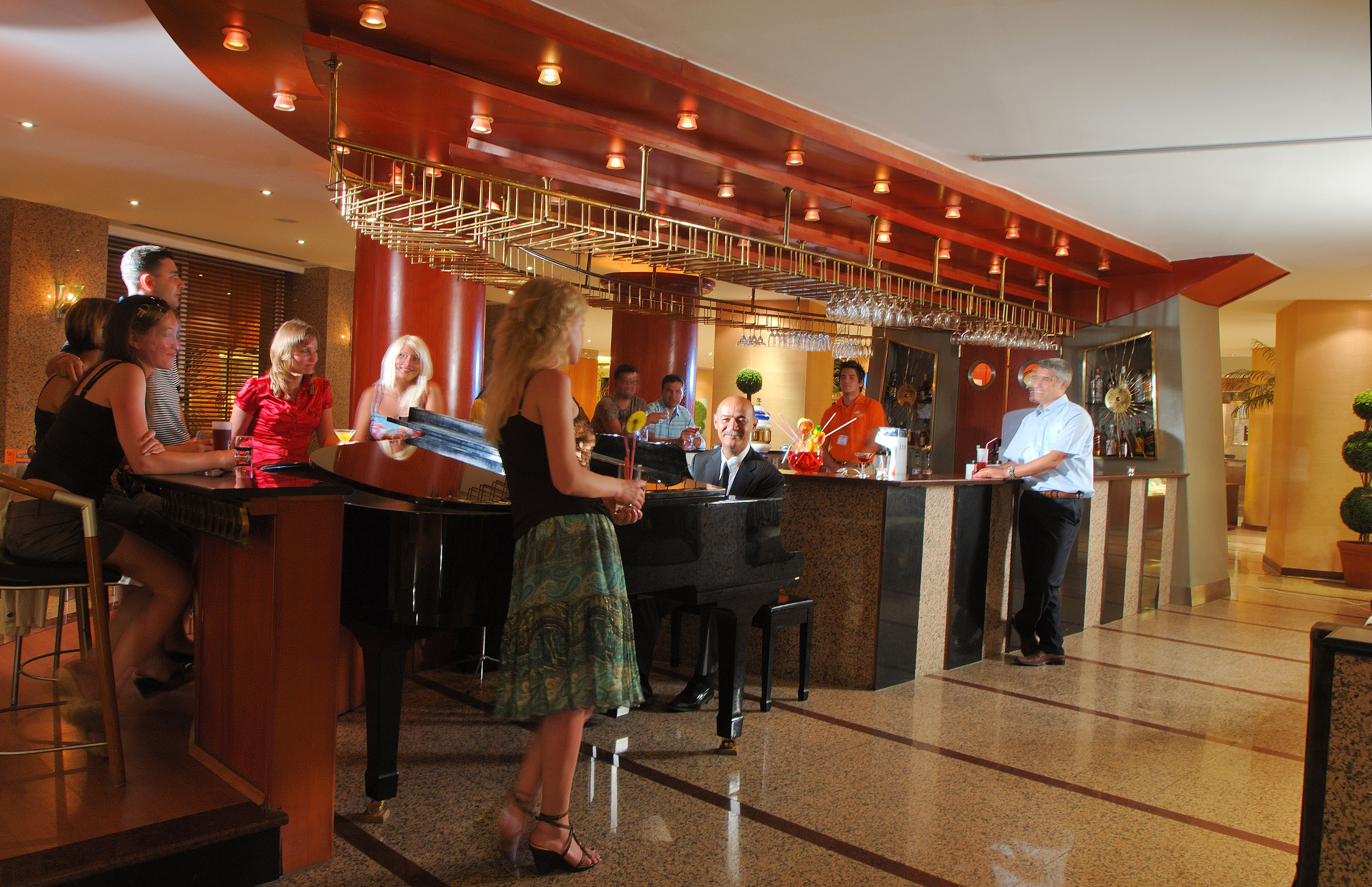 Elegance Hotel