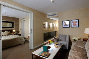 Elegance Hotel
