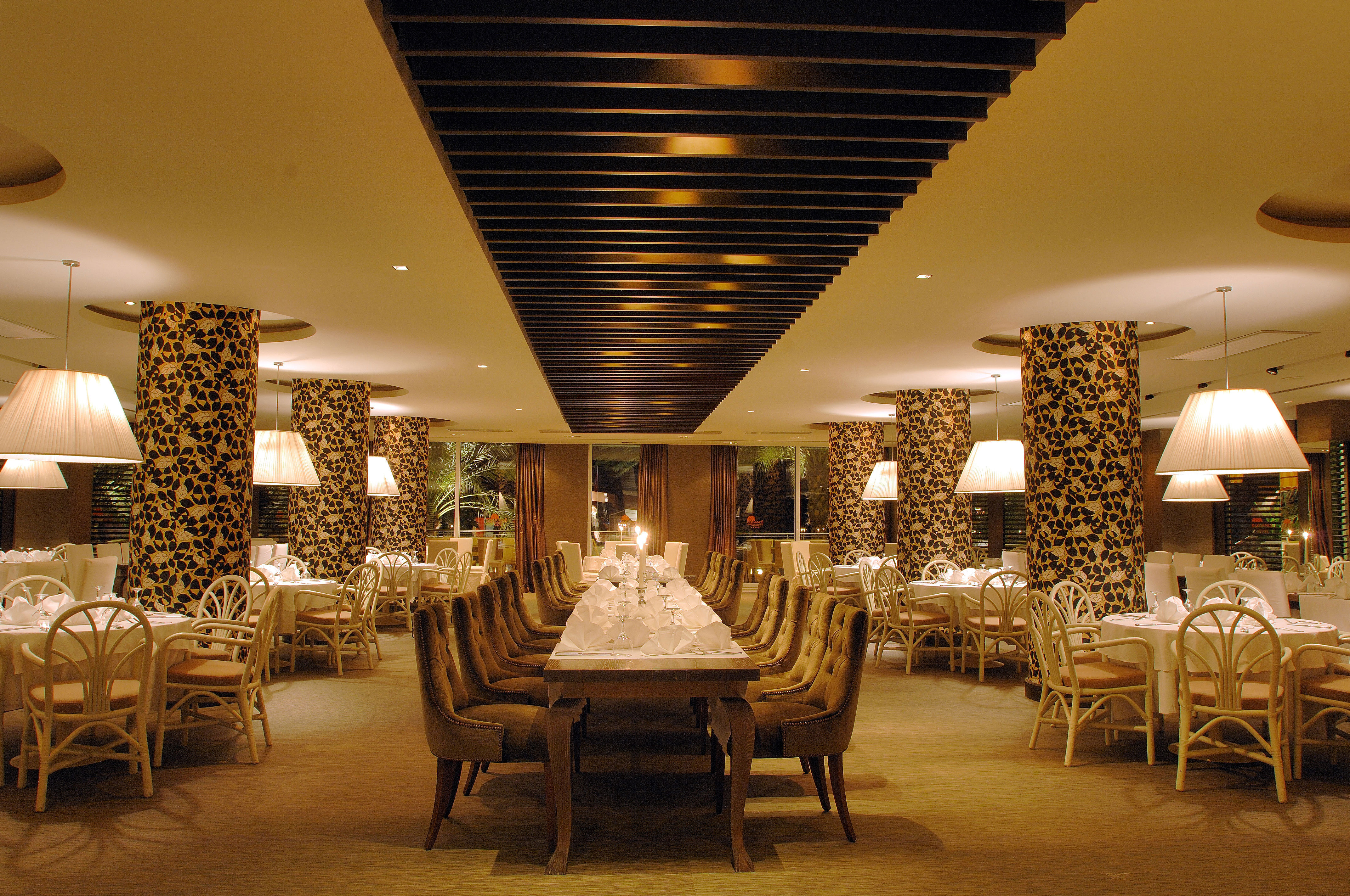 Elegance Hotel