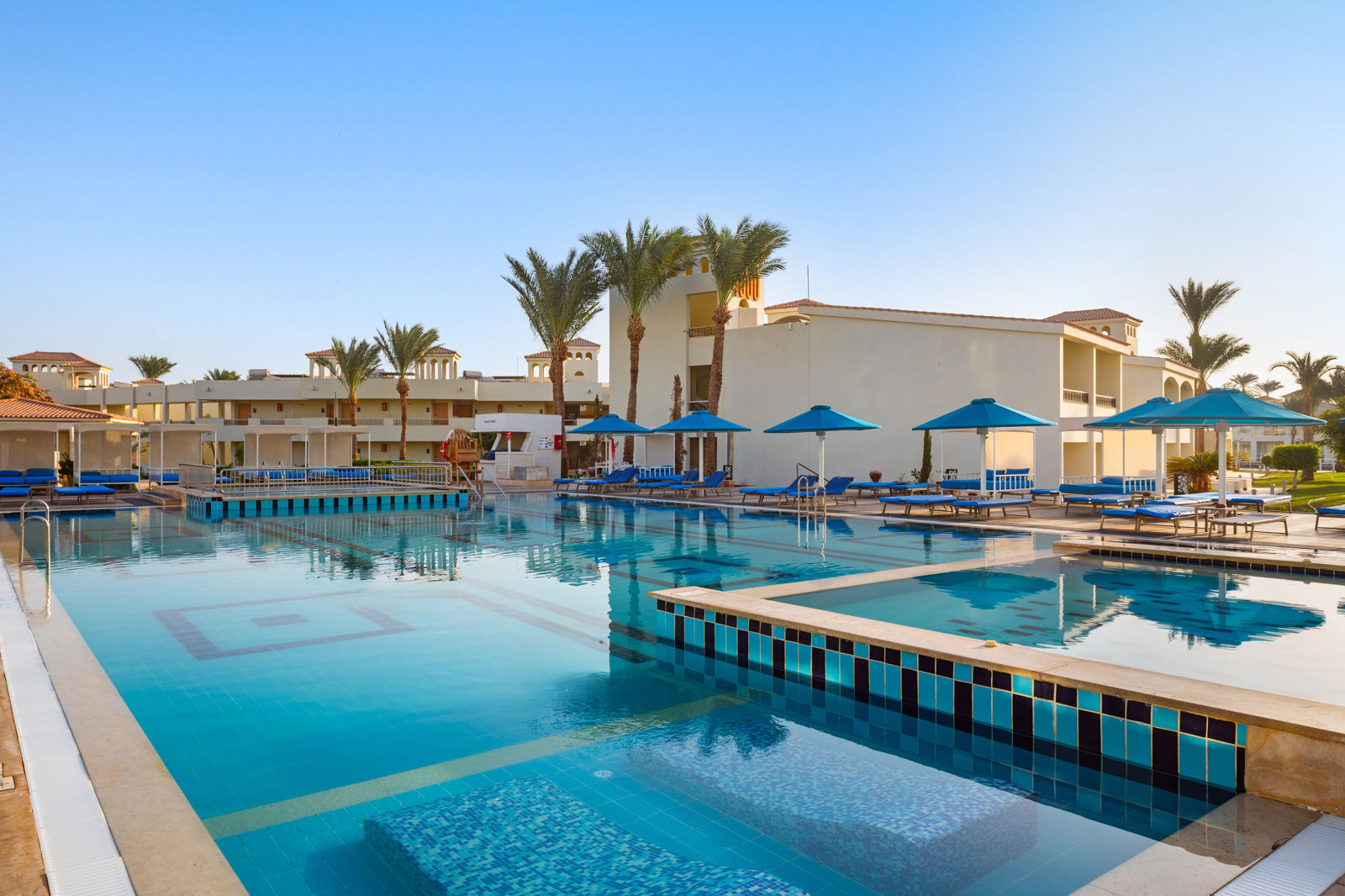 Pickalbatros Dana Beach Resort slide 1