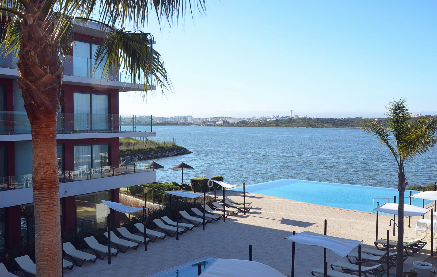 Aqua Hotel Riverside