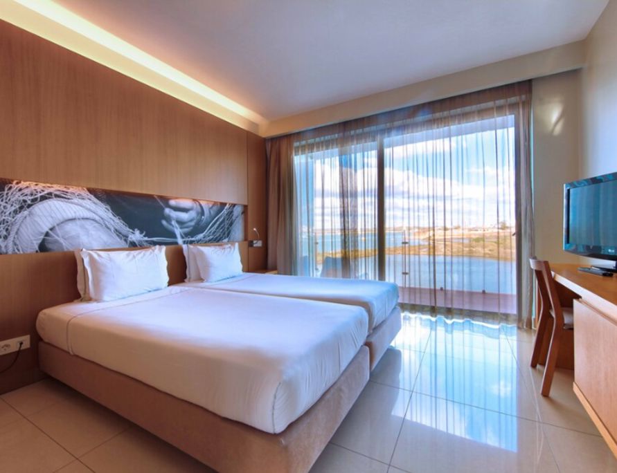 Aqua Hotel Riverside