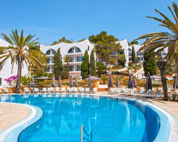 Réservez Marble Stella Maris Ibiza à Cala Gracio chez Corendon! Partez