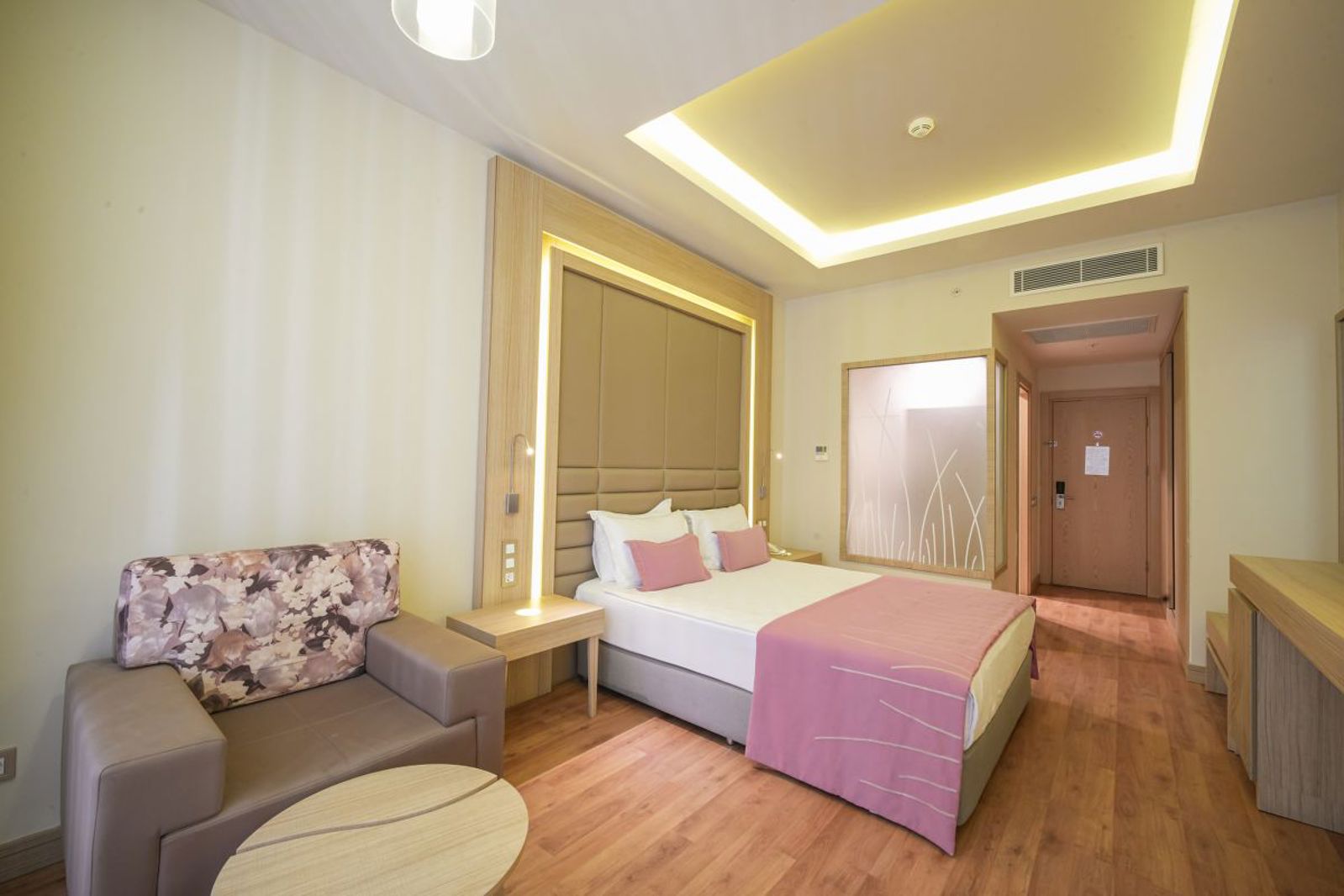 Orka Lotus Beach billede 3