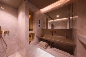 Woonvoorbeeld deluxe kamer badkamer