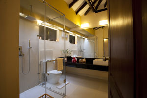 Woonvoorbeeld badkamer van de villa