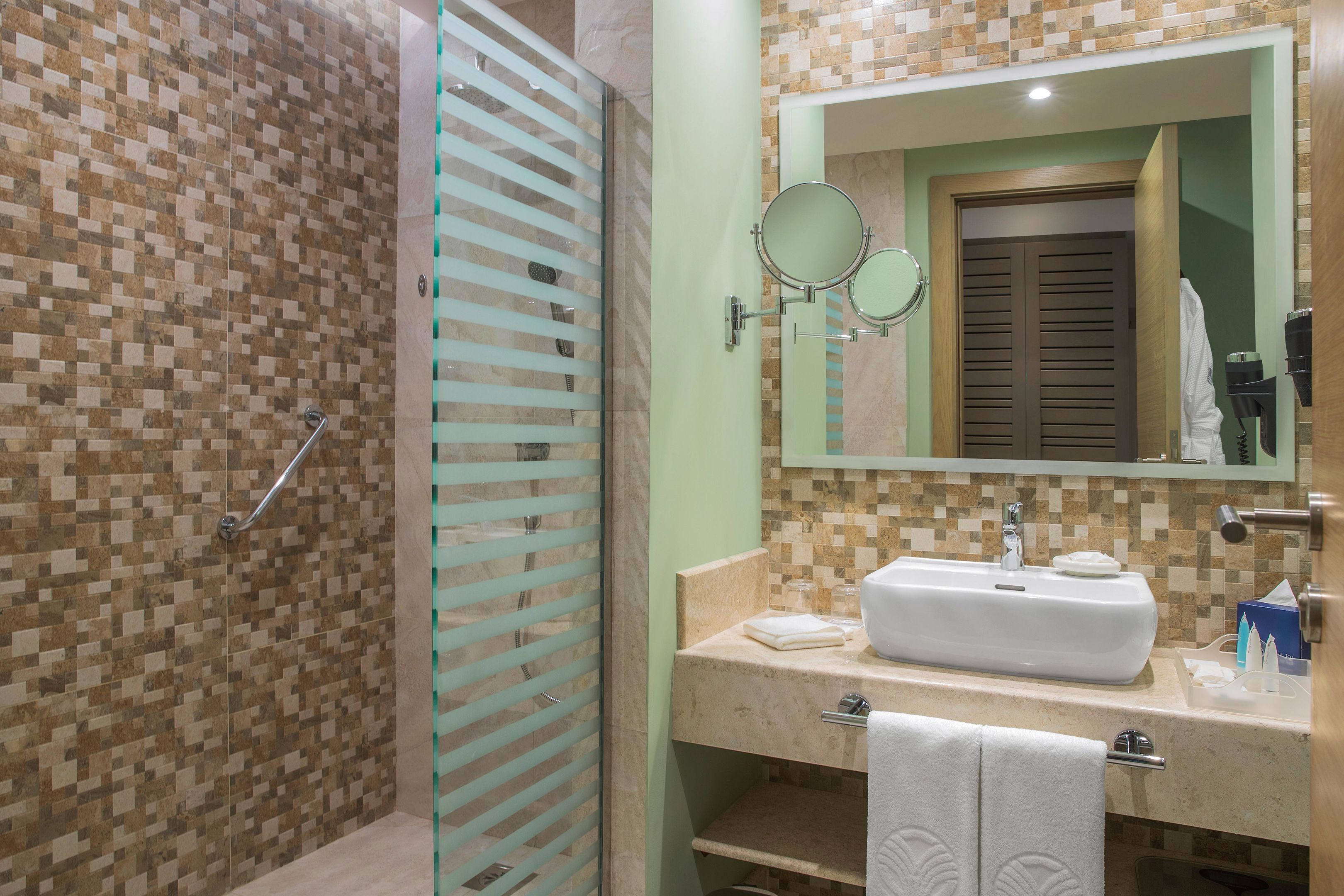 Cove Rotana