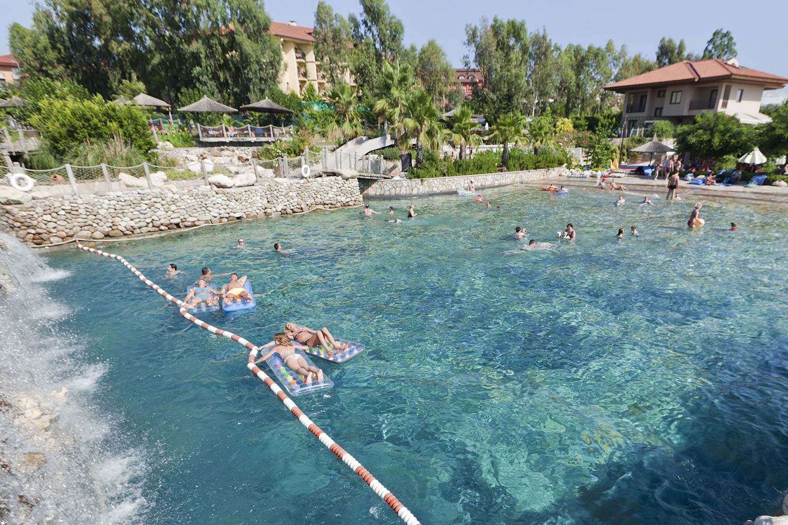 Club Grand Side slide 4