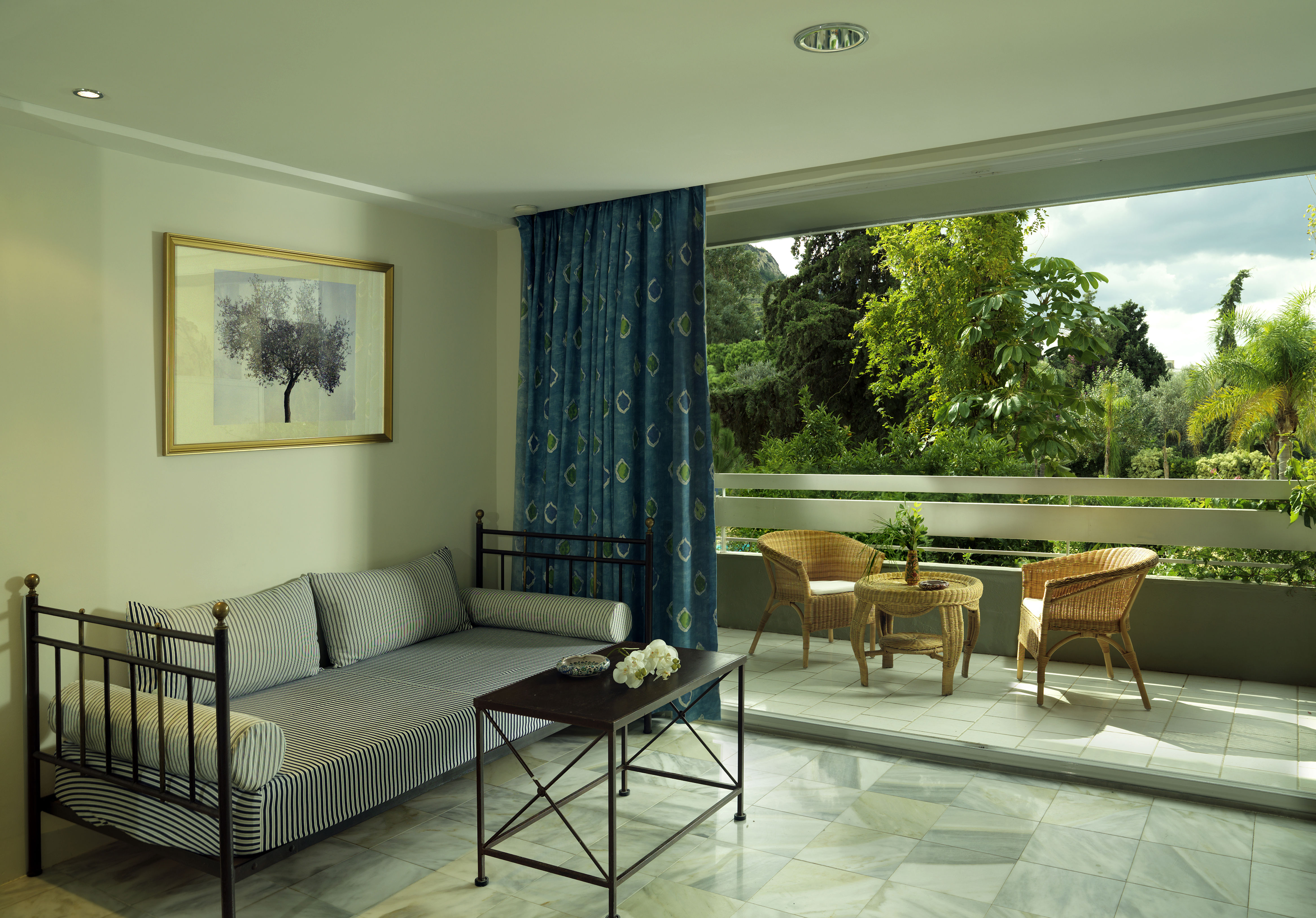 Dionysos Hotel
