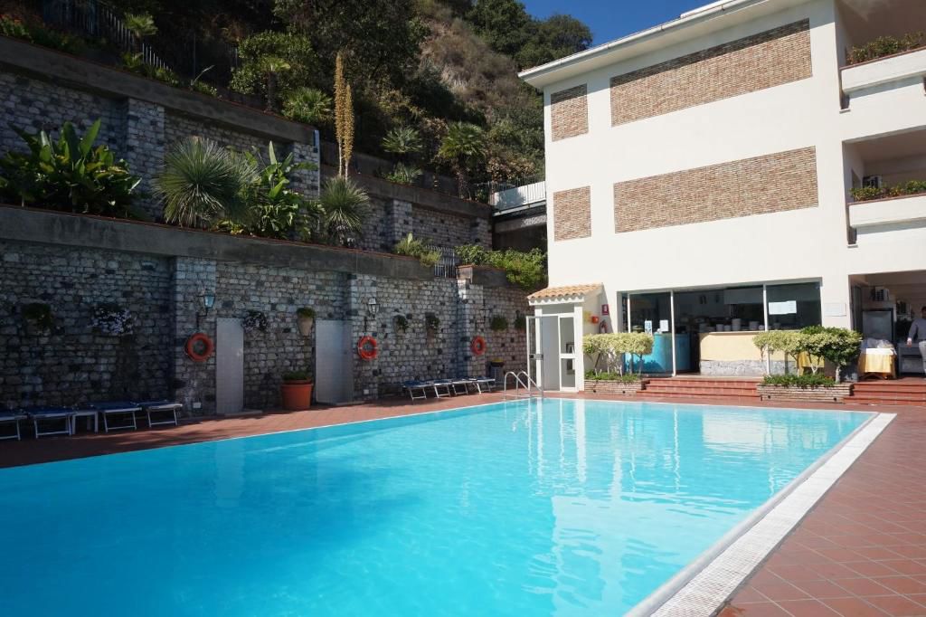 Bay Palace Hotel
