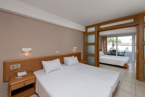 Woonvoorbeeld familiekamer tuinzicht