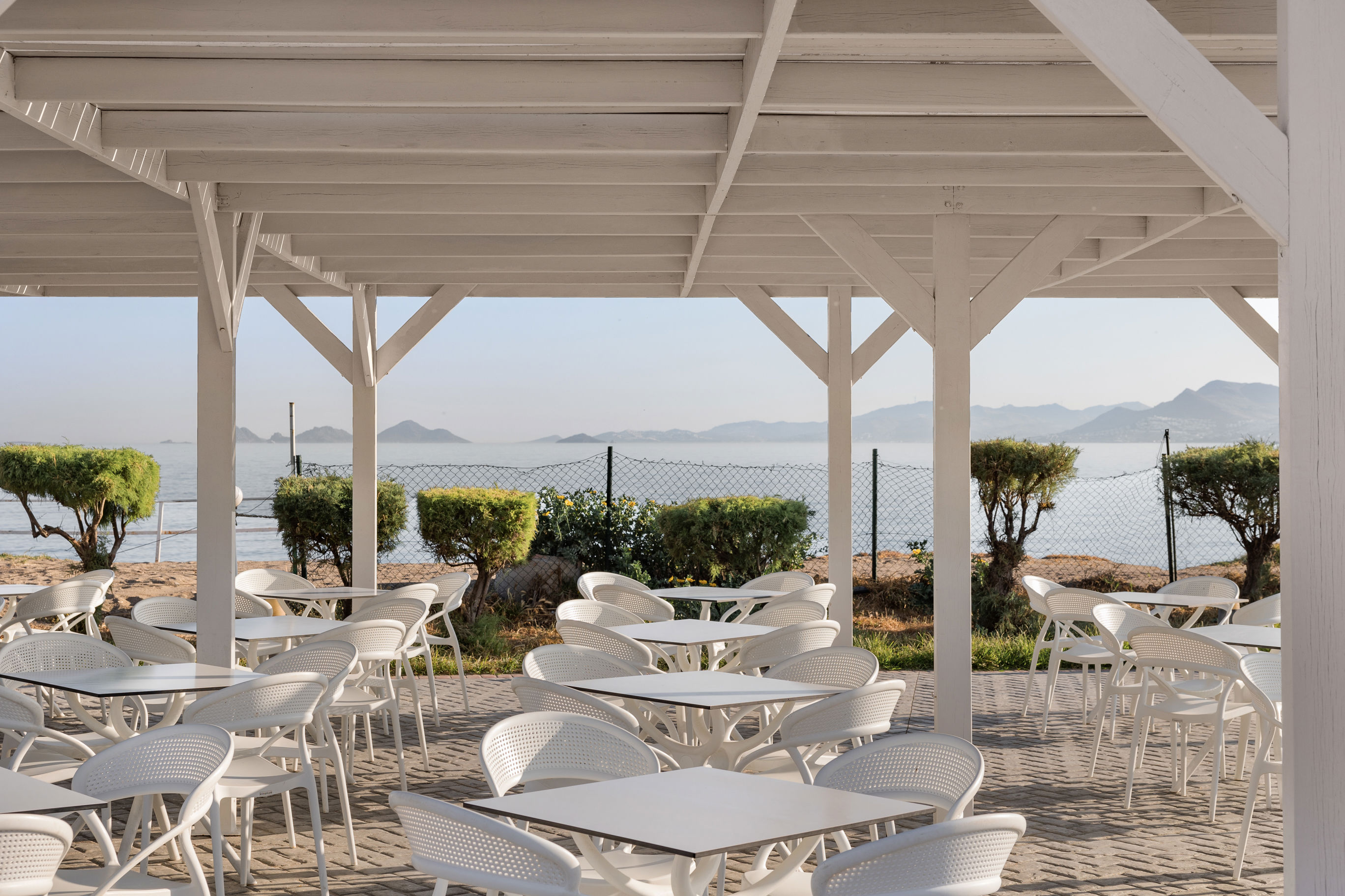 White Olive Marine Aquapark